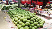 西安吃瓜网红,西安网红吃瓜达人带你探秘街头美食江湖